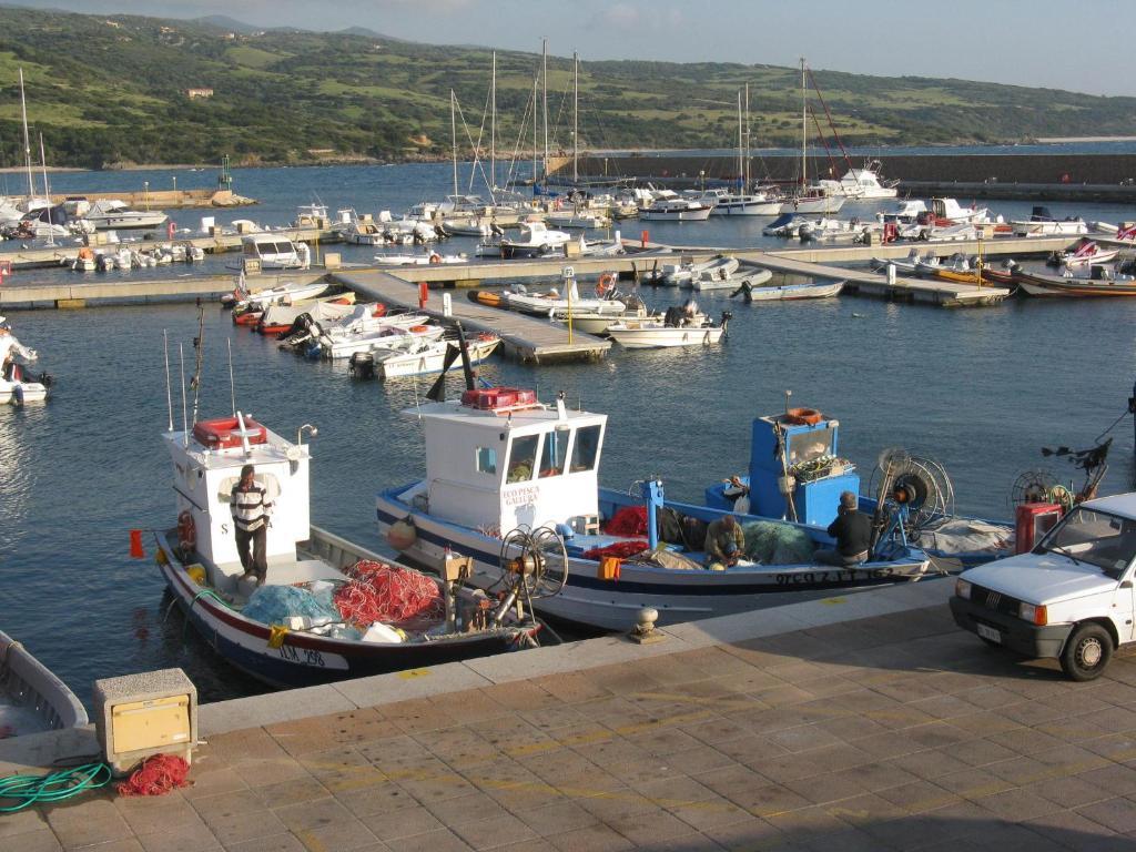 Borgo Spiaggia Vista Mare Isola Rossa Kültér fotó