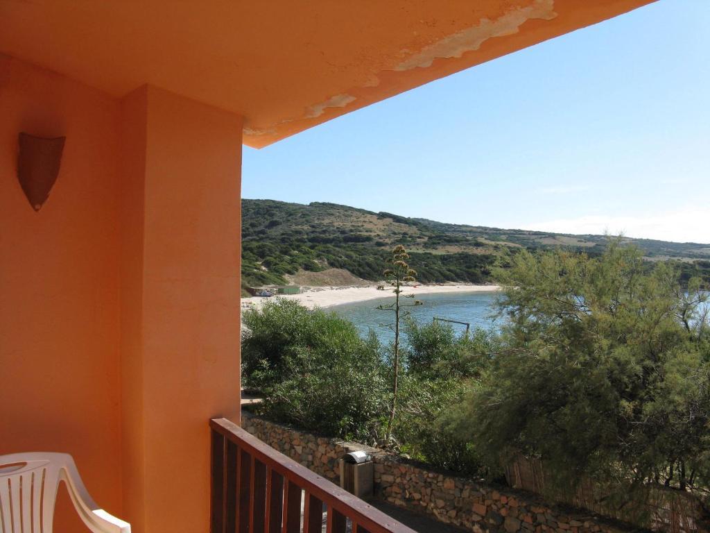 Borgo Spiaggia Vista Mare Isola Rossa Kültér fotó