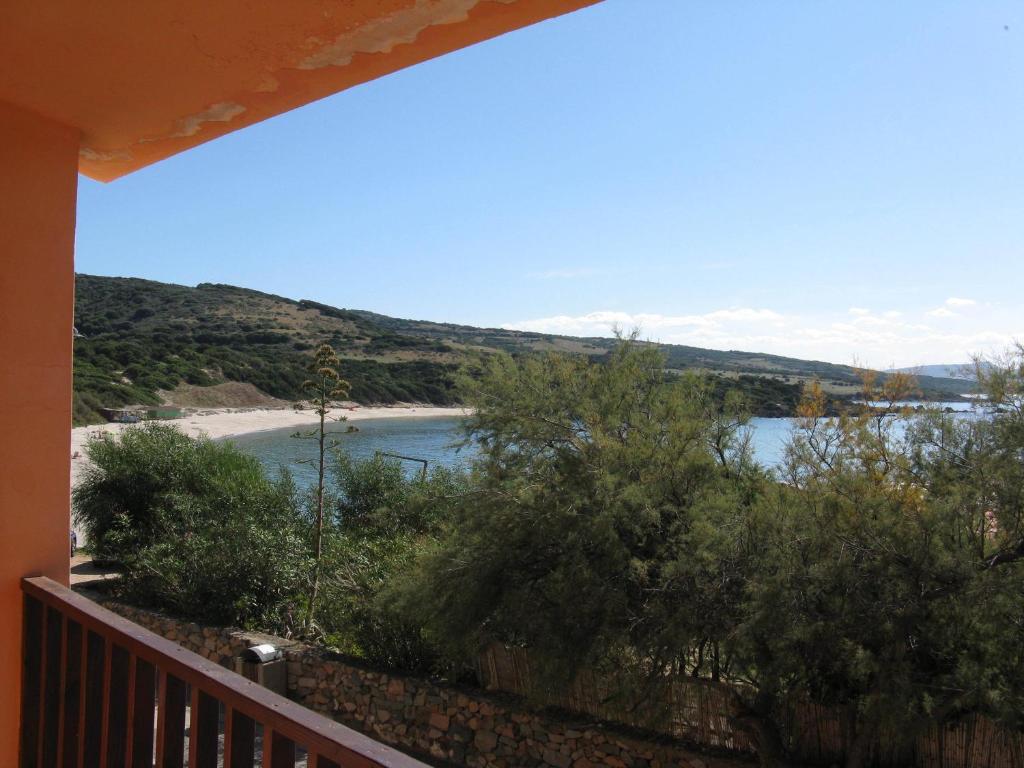 Borgo Spiaggia Vista Mare Isola Rossa Kültér fotó