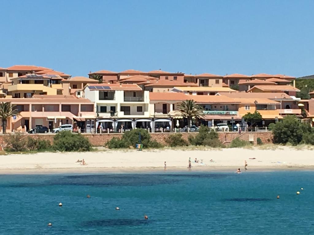 Borgo Spiaggia Vista Mare Isola Rossa Kültér fotó