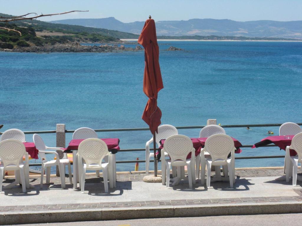Borgo Spiaggia Vista Mare Isola Rossa Kültér fotó
